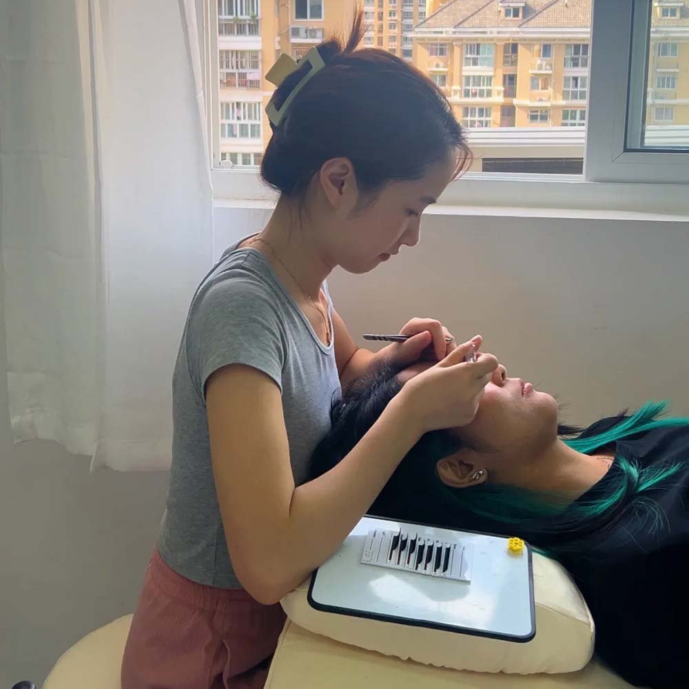 What Are Lash Extensions Made Of? A Comprehensive Guide to Materials, Safety & Trends