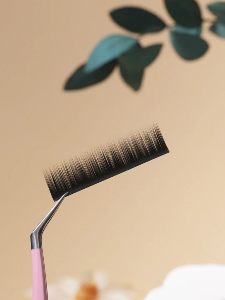 How to Promote Your Eyelash Extension Business: Ultimate Guide for Lash Professionals & Suppliers